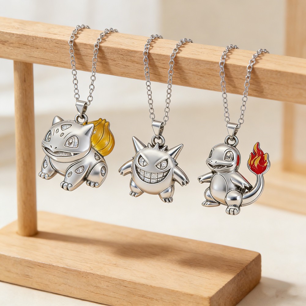 Men Accessories For Birthday Gift - ヴィンテージアニメモンスターペンダントネックレス日本の漫画の生き物動物キャラクター男性用男の子用ファンへの誕生日プレゼント