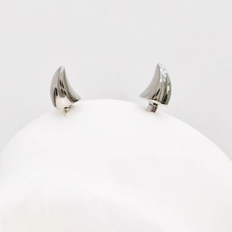 ホット販売かわいい悪魔の角ピアスイヤリング女性男性ゴシックシ - Men'S Accessories Jewelry Sale のレビューと価格