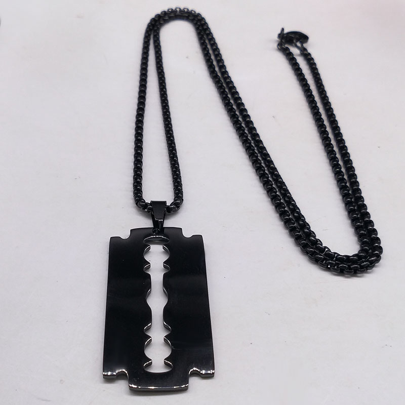 ゴシックブレードレザーペンダントネックレス メンズ ブラック - Men Accessories Aesthetic のレビューと価格