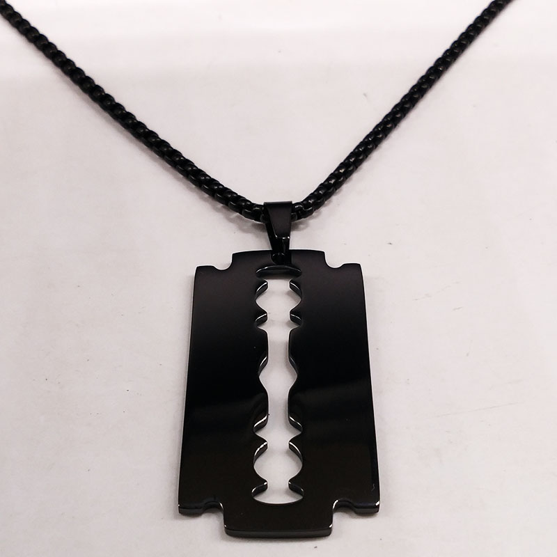 ゴシックブレードレザーペンダントネックレス メンズ ブラック - Men Accessories Aesthetic のレビューと価格