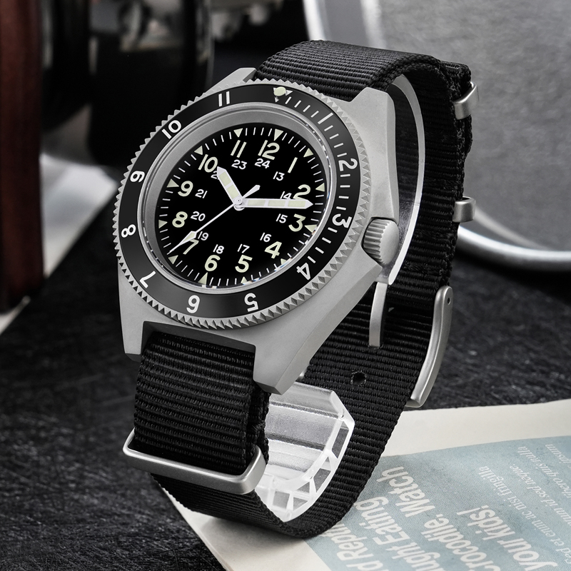 Watchdives WD1972 クォーツ時計サファイア夜 - Men Accessories Jewelry のレビューと価格