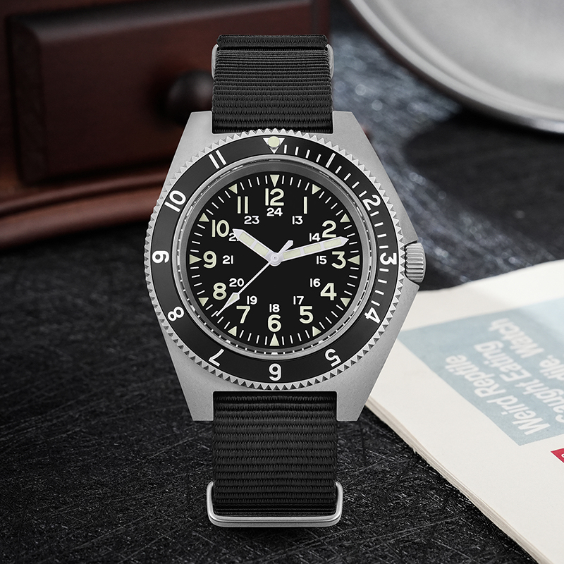 Watchdives WD1972 クォーツ時計サファイア夜 - Men Accessories Jewelry のレビューと価格